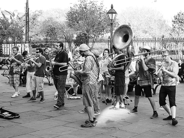 IMG_2855_bw.croppedpsdresized